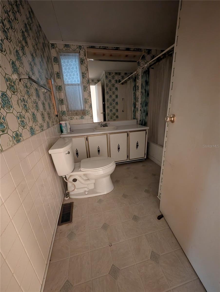 Image 10 of 15 For 1102 46th Avenue E