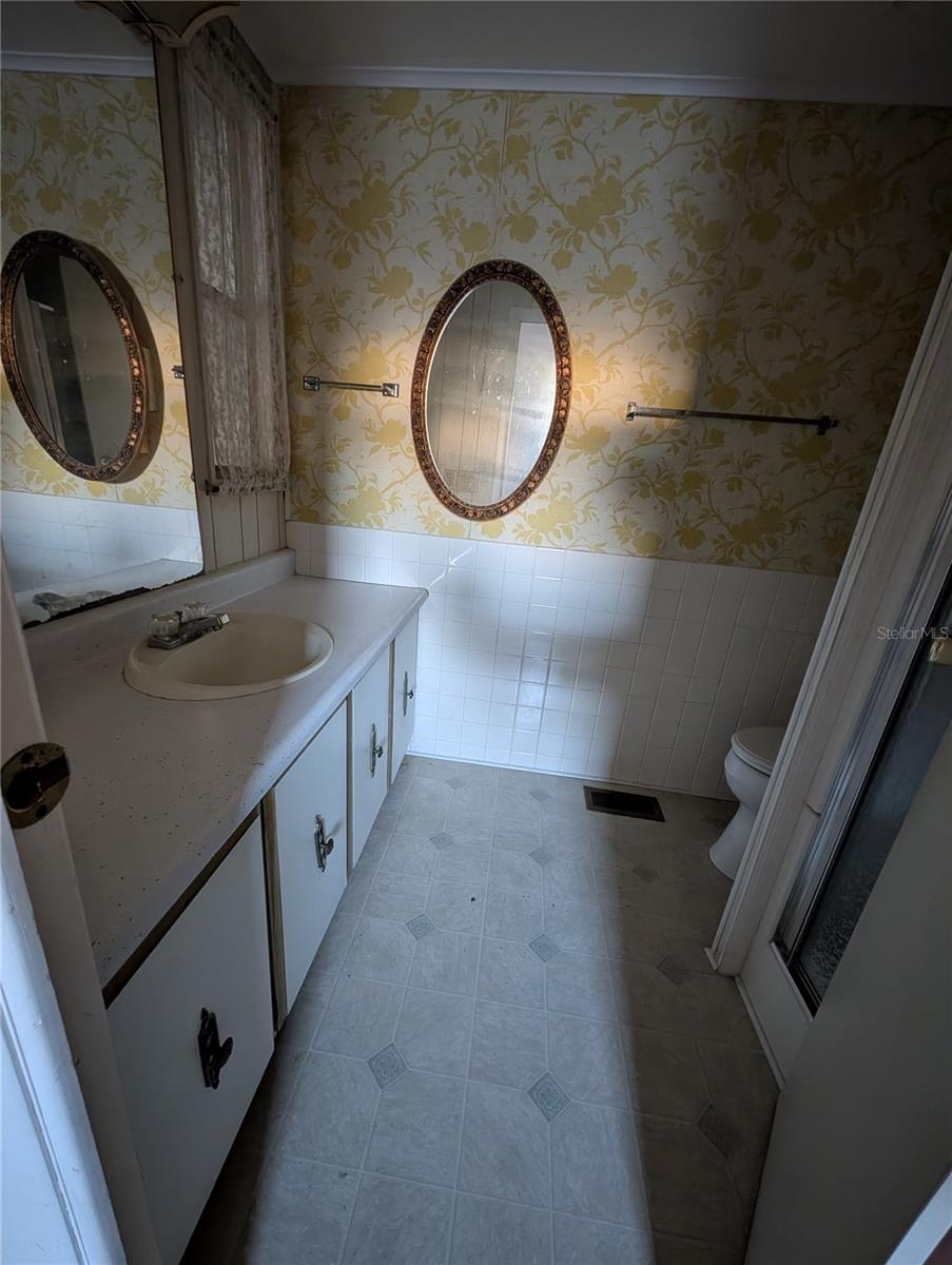 Image 13 of 15 For 1102 46th Avenue E