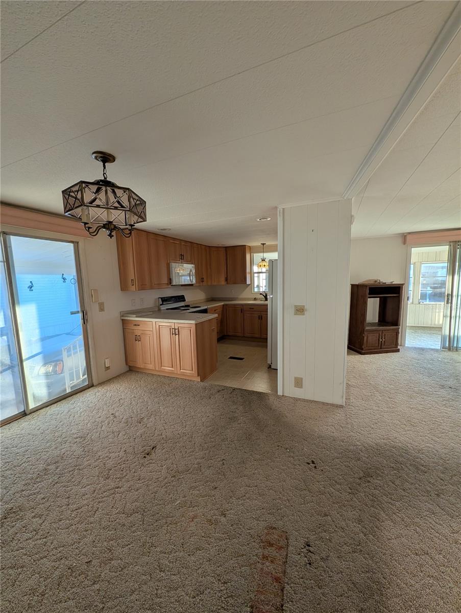 Image 3 of 15 For 1102 46th Avenue E