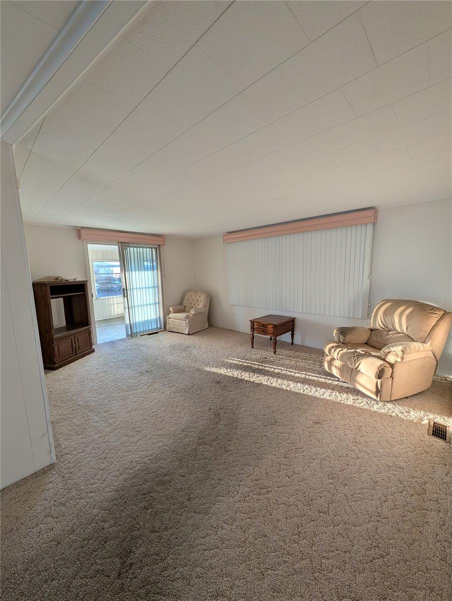 Image 6 of 15 For 1102 46th Avenue E