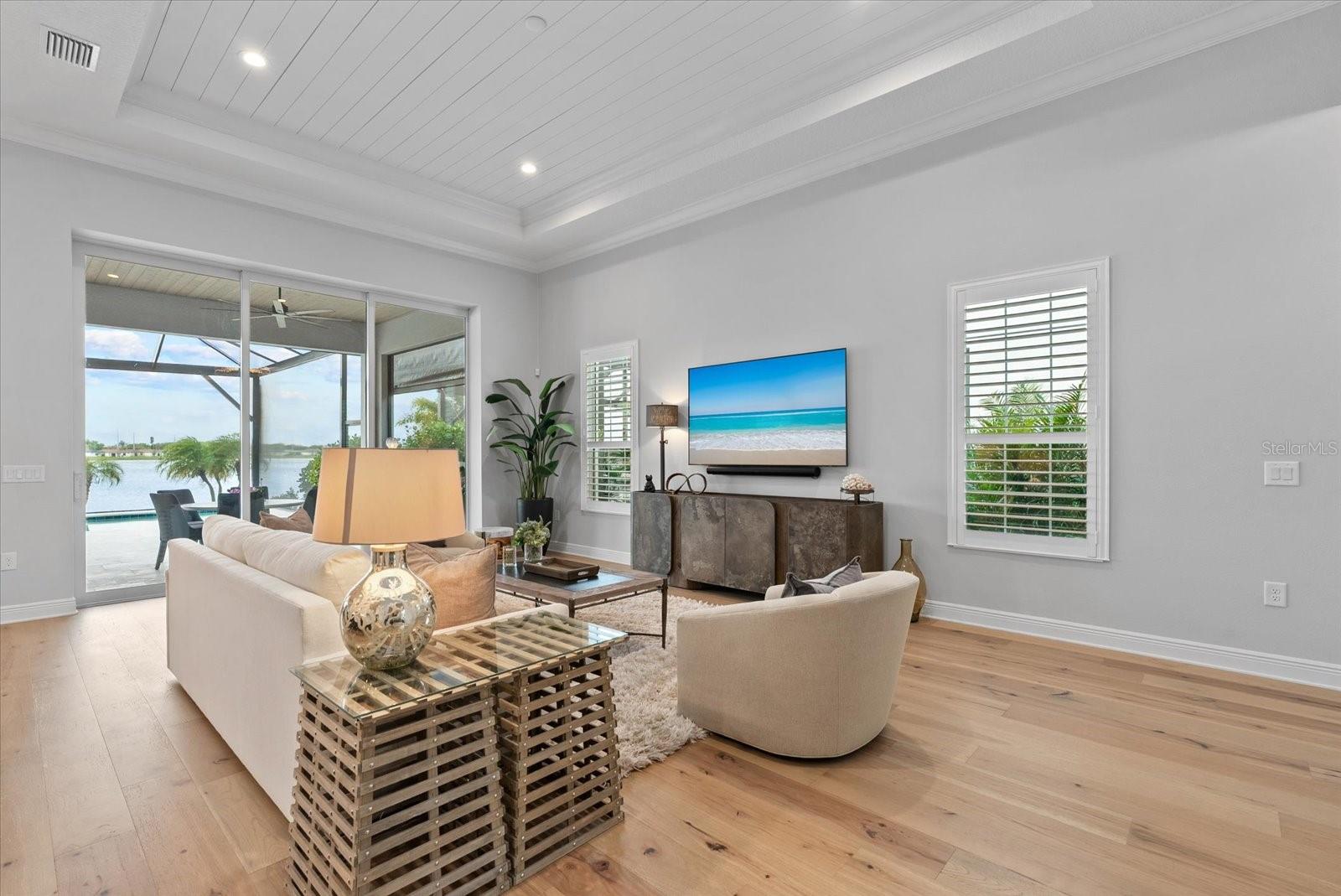 Image 10 of 59 For 6353 Isla Del Ray Avenue