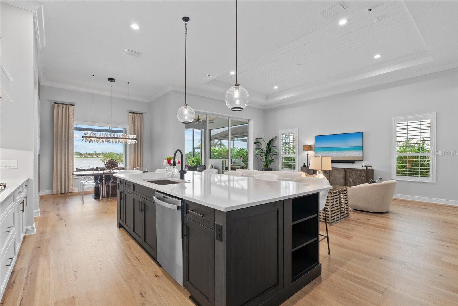 Image 14 of 59 For 6353 Isla Del Ray Avenue