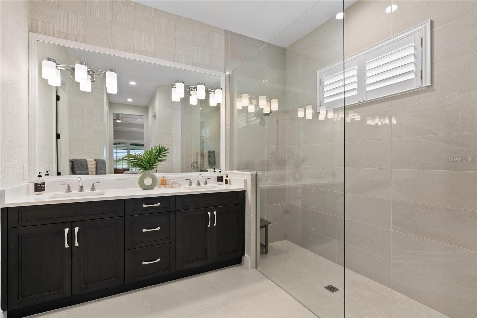 Image 25 of 59 For 6353 Isla Del Ray Avenue