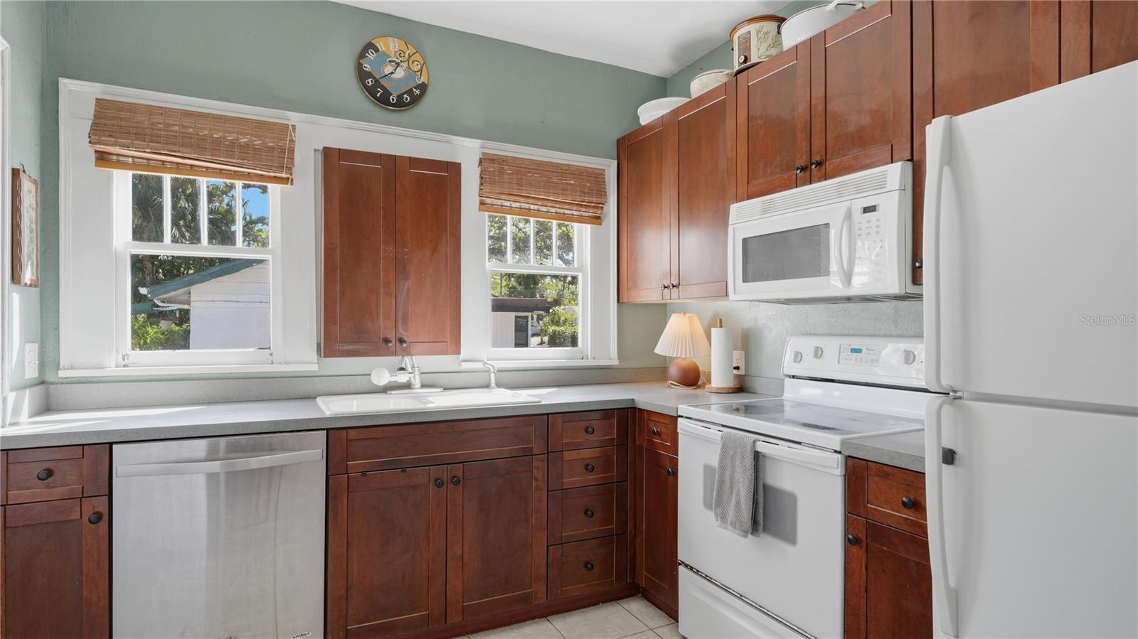 Image 11 of 48 For 2722 2nd Avenue W