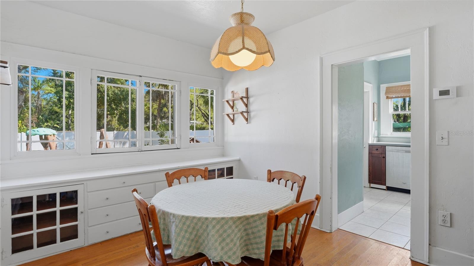 Image 16 of 48 For 2722 2nd Avenue W