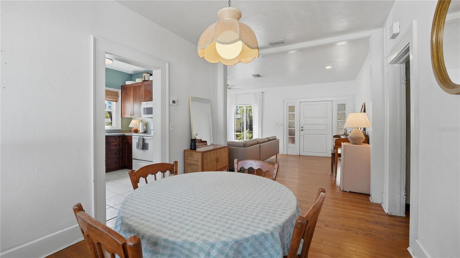 Image 17 of 48 For 2722 2nd Avenue W