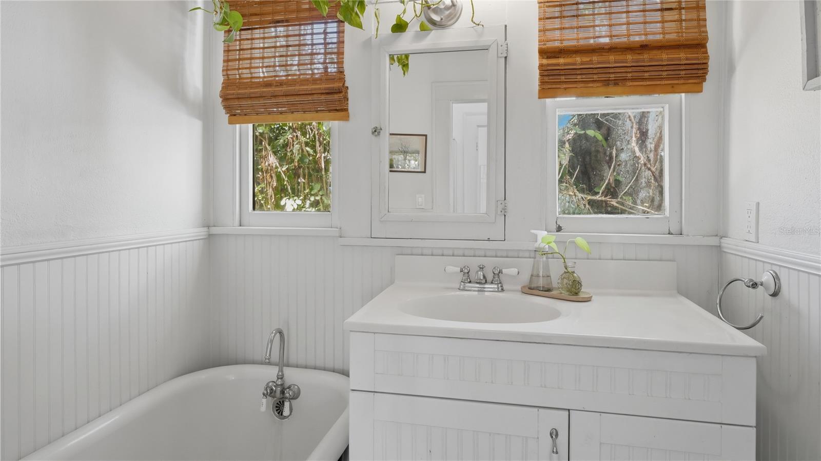 Image 21 of 48 For 2722 2nd Avenue W