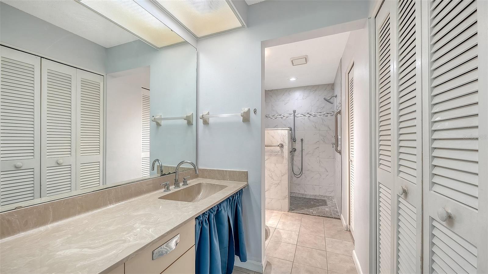 Image 16 of 42 For 4557 Kingsmere  23