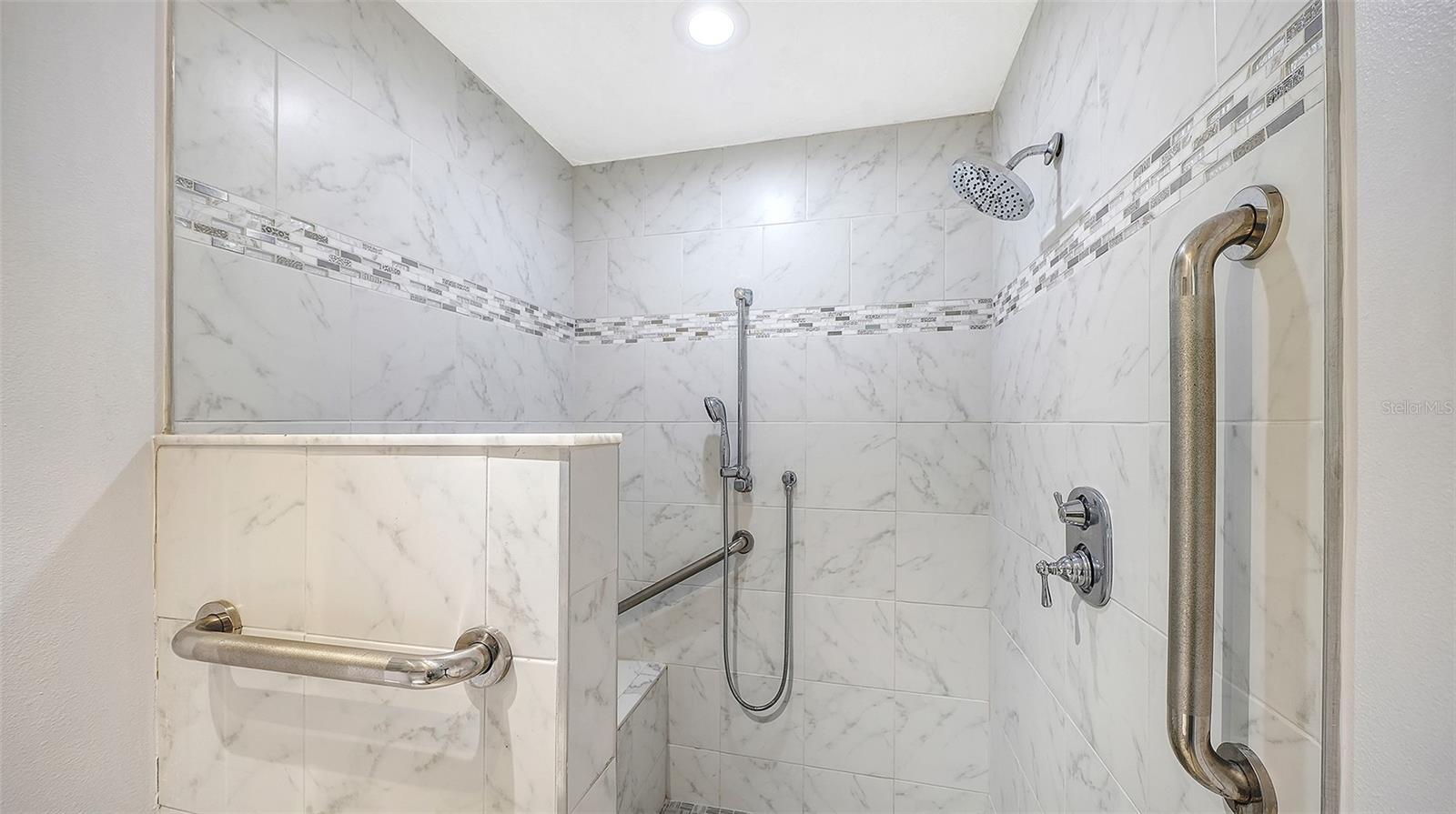 Image 17 of 42 For 4557 Kingsmere  23