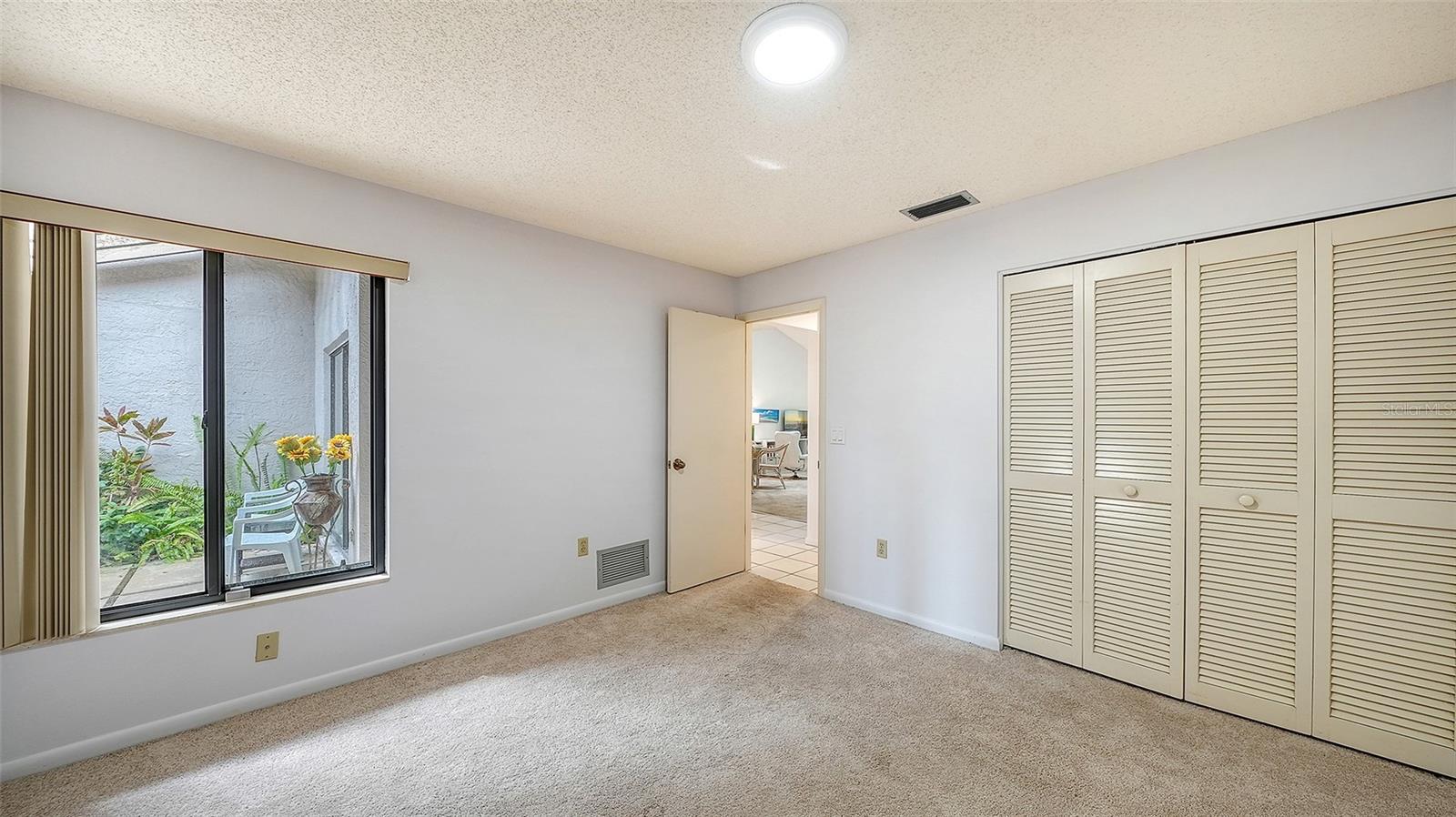 Image 19 of 42 For 4557 Kingsmere  23