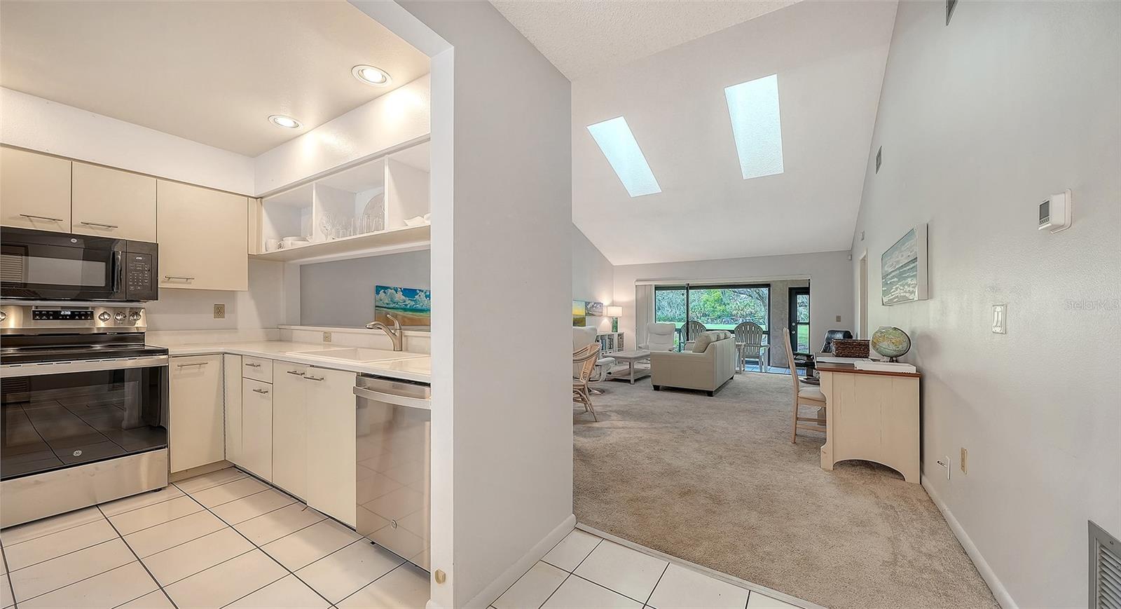 Image 3 of 42 For 4557 Kingsmere  23