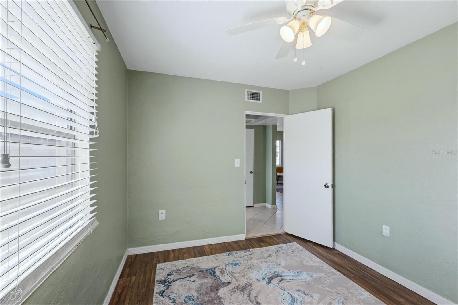 Image 31 of 51 For 5919 Richard Place