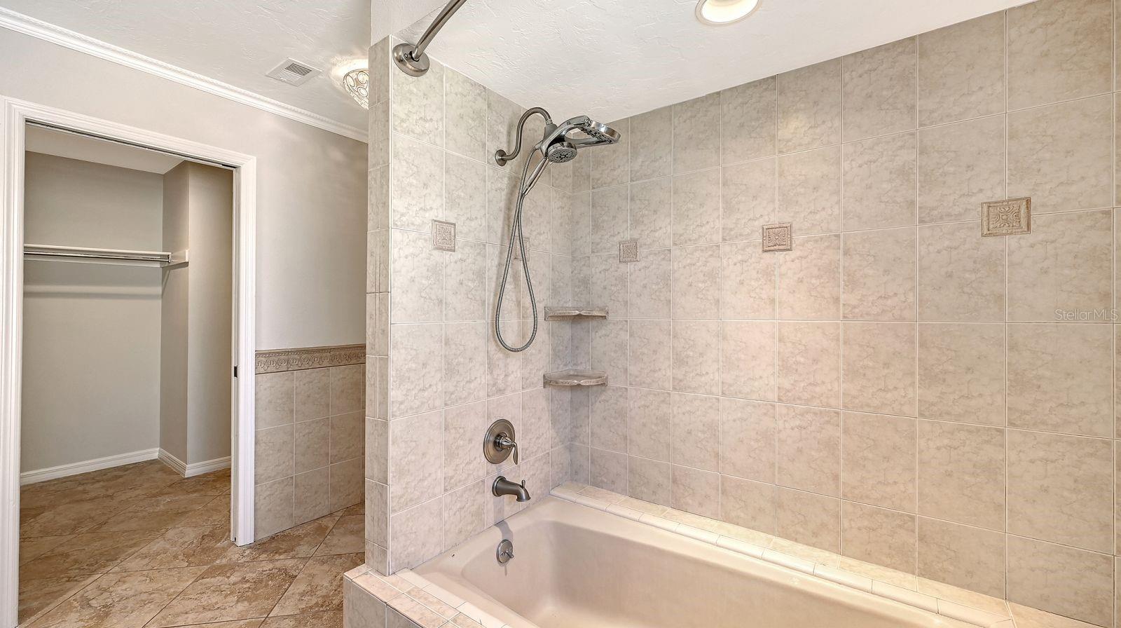 Image 27 of 52 For 4114 Macaulay Lane