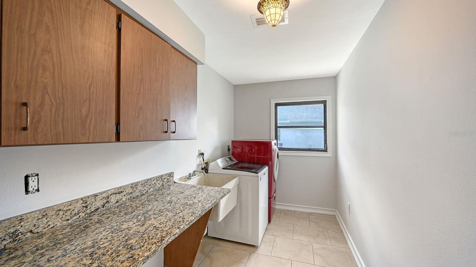 Image 36 of 52 For 4114 Macaulay Lane