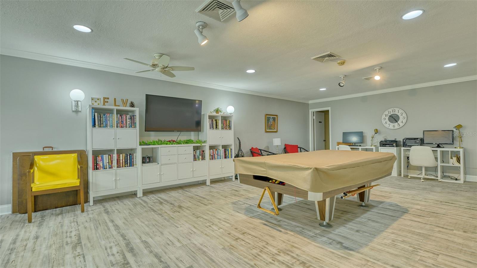 Image 35 of 42 For 2446 Clubhouse Circle 201