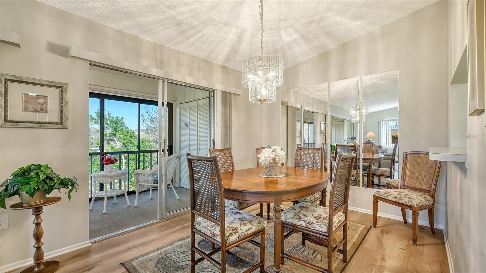 Image 7 of 42 For 2446 Clubhouse Circle 201