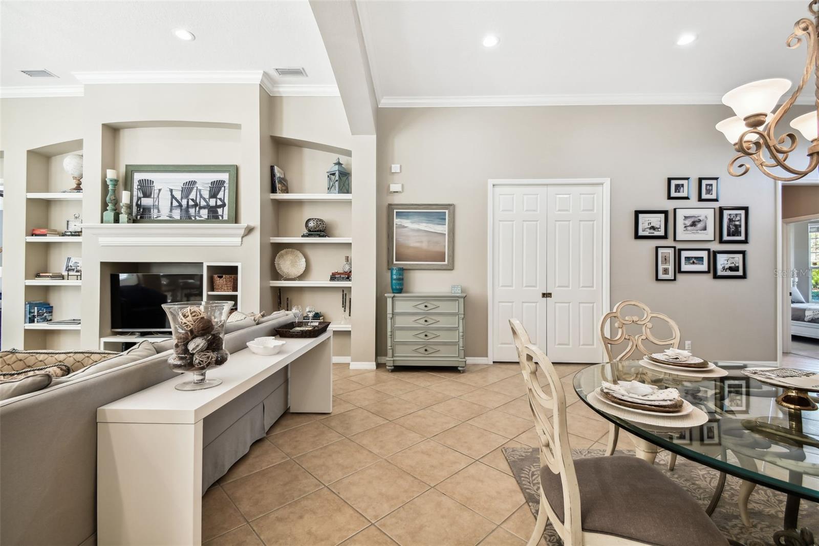 Image 12 of 37 For 7328 Lake Forest Glen