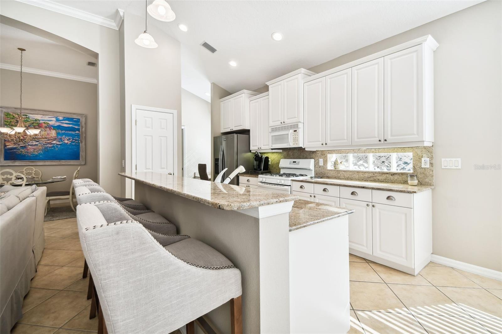 Image 19 of 37 For 7328 Lake Forest Glen