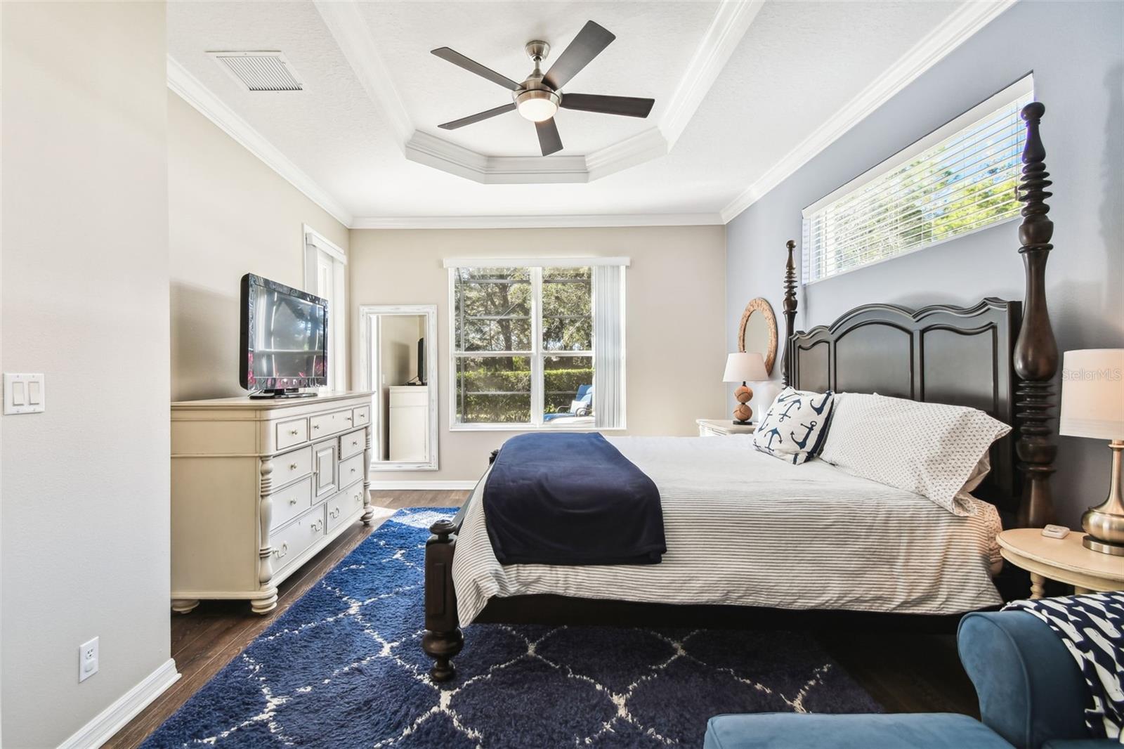 Image 22 of 37 For 7328 Lake Forest Glen