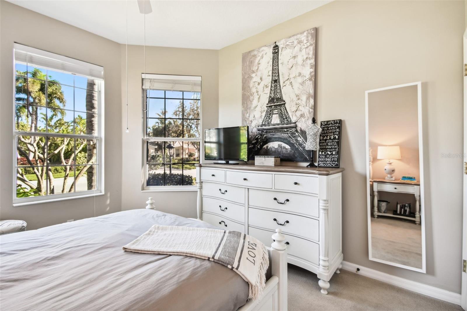 Image 28 of 37 For 7328 Lake Forest Glen