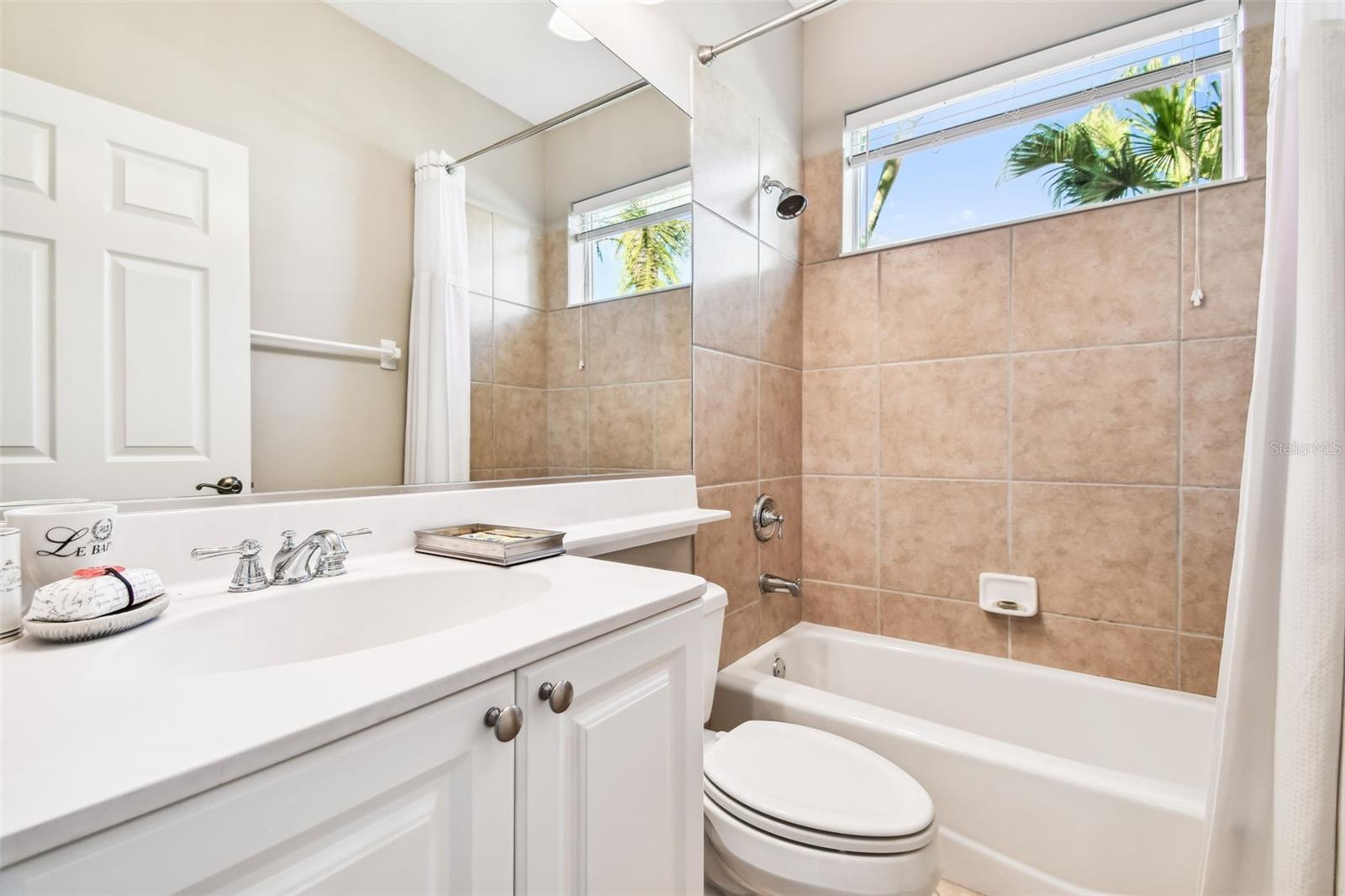 Image 29 of 37 For 7328 Lake Forest Glen