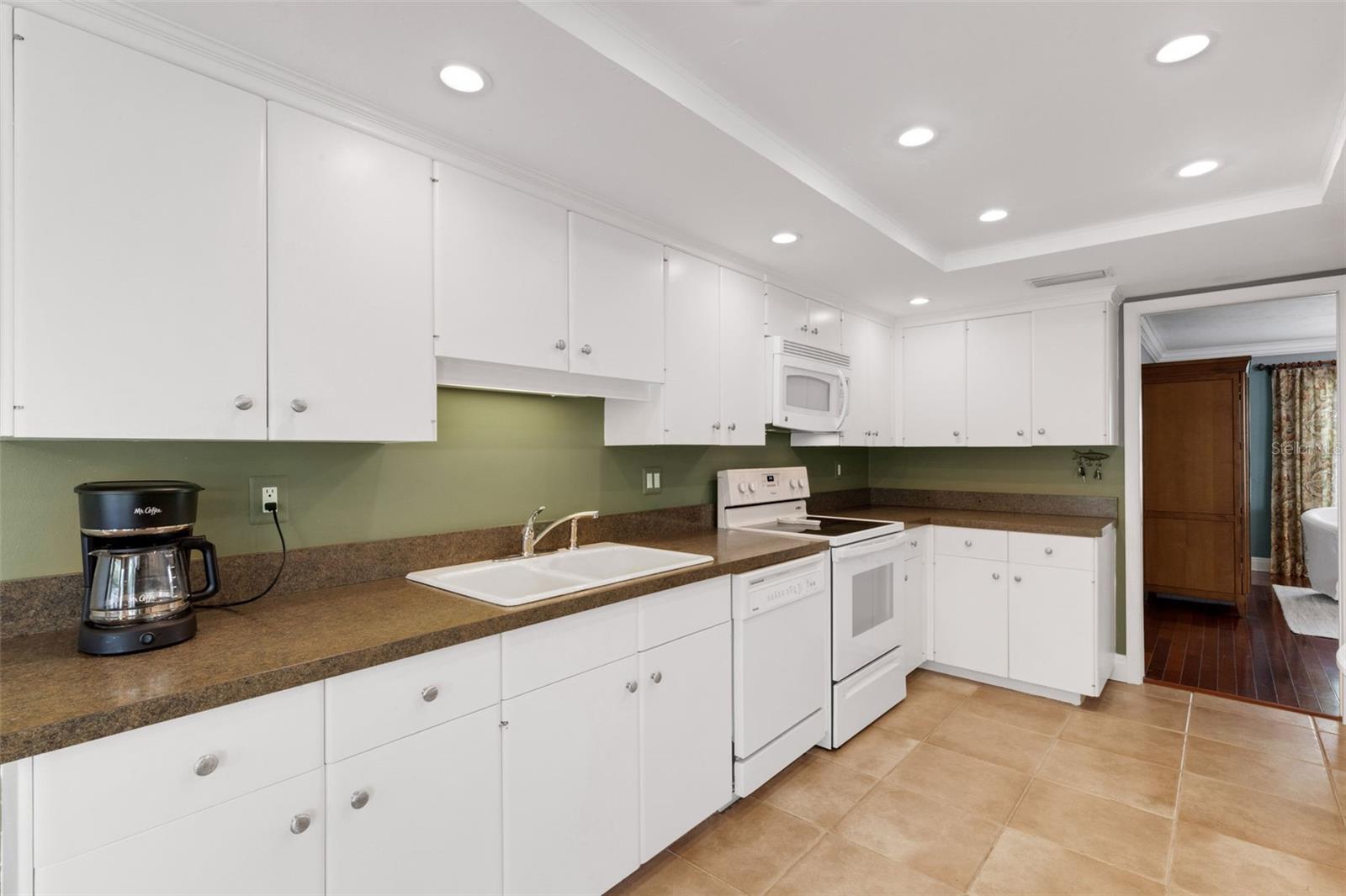 Image 17 of 55 For 3016 Chase Circle