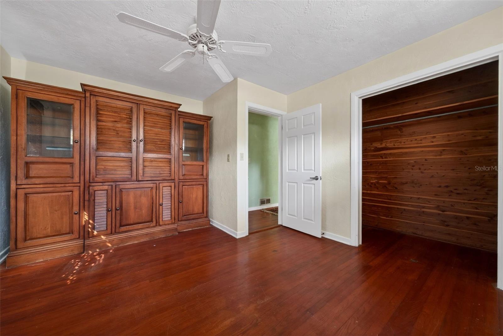 Image 13 of 58 For 6338 Beechwood Avenue