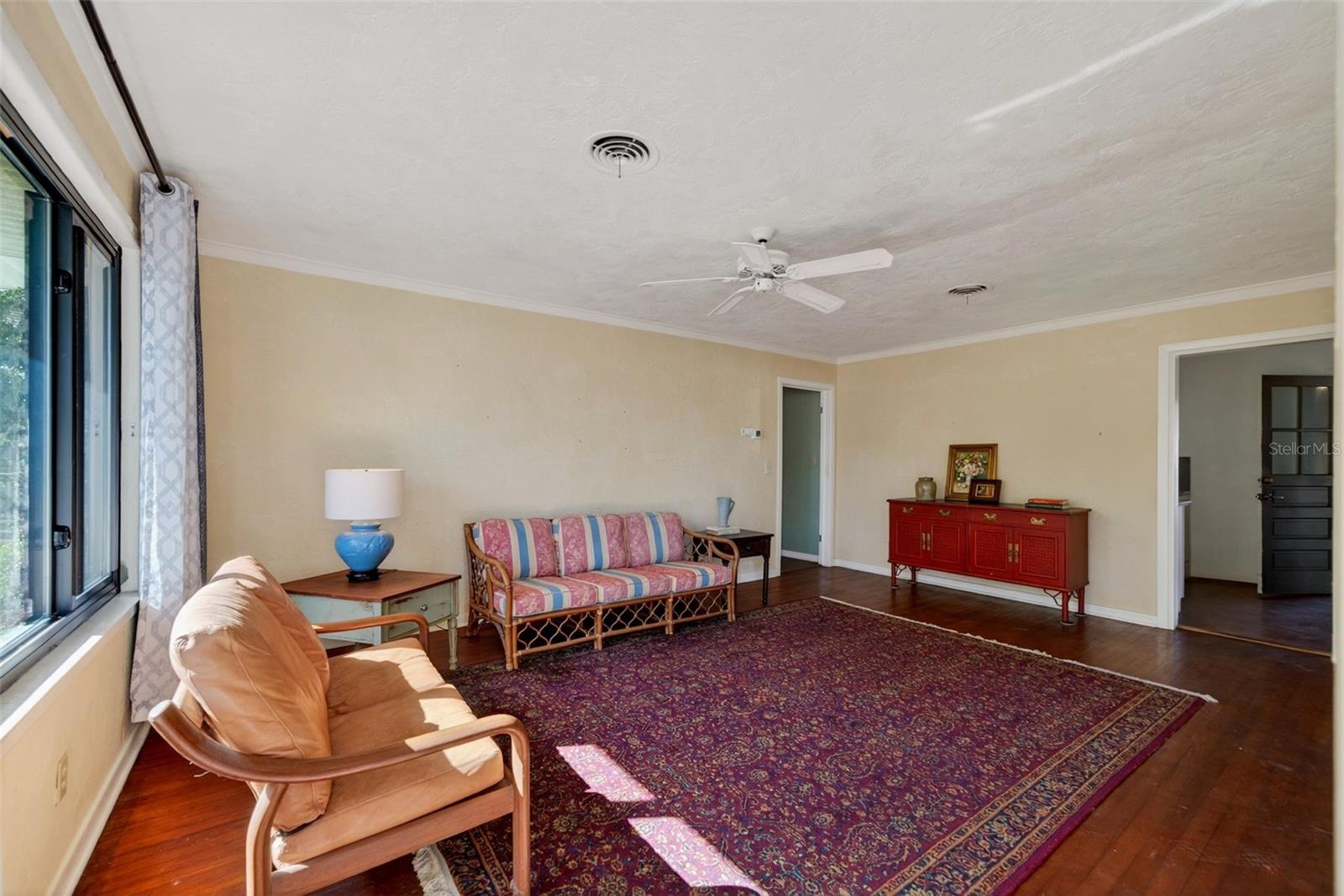 Image 6 of 58 For 6338 Beechwood Avenue