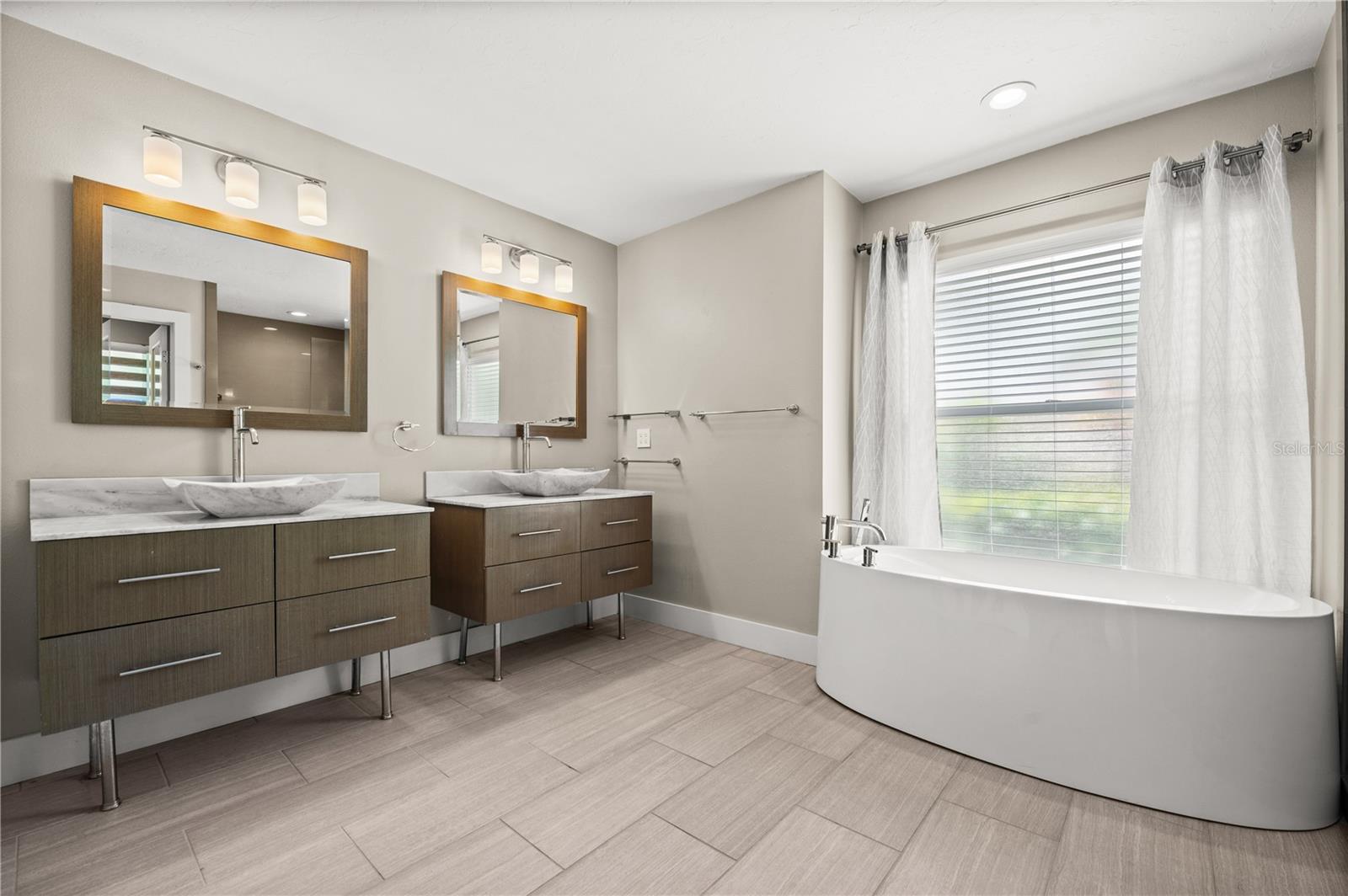 Image 15 of 25 For 6960 Stetson Street Circle