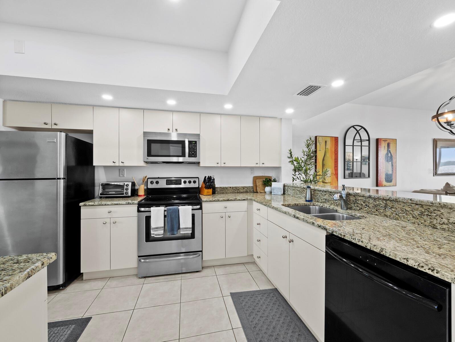 Image 19 of 51 For 3540 Gulf Of Mexico Drive 102