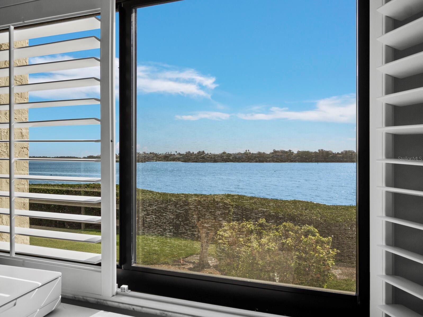 Image 27 of 51 For 3540 Gulf Of Mexico Drive 102