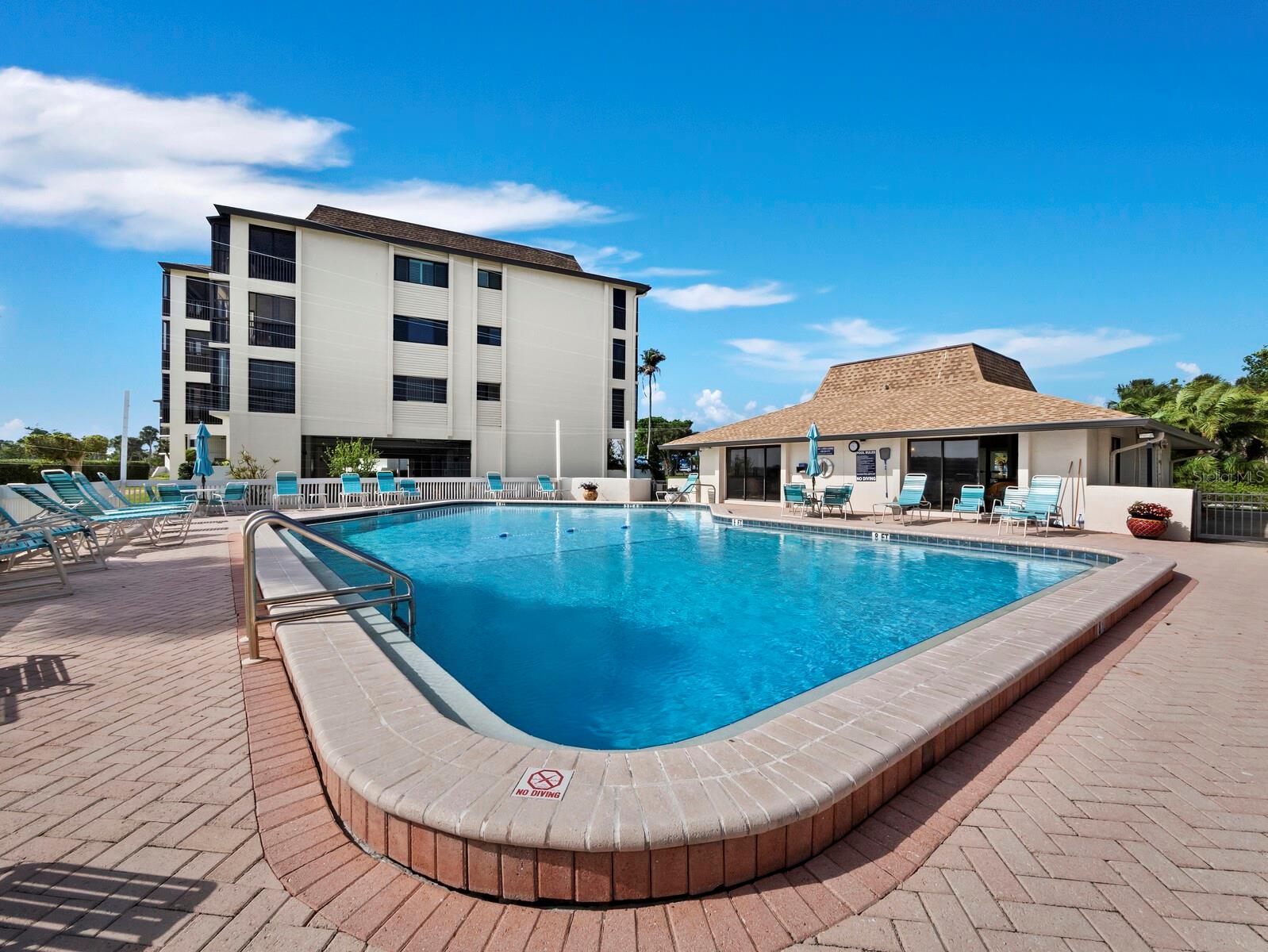 Image 36 of 51 For 3540 Gulf Of Mexico Drive 102