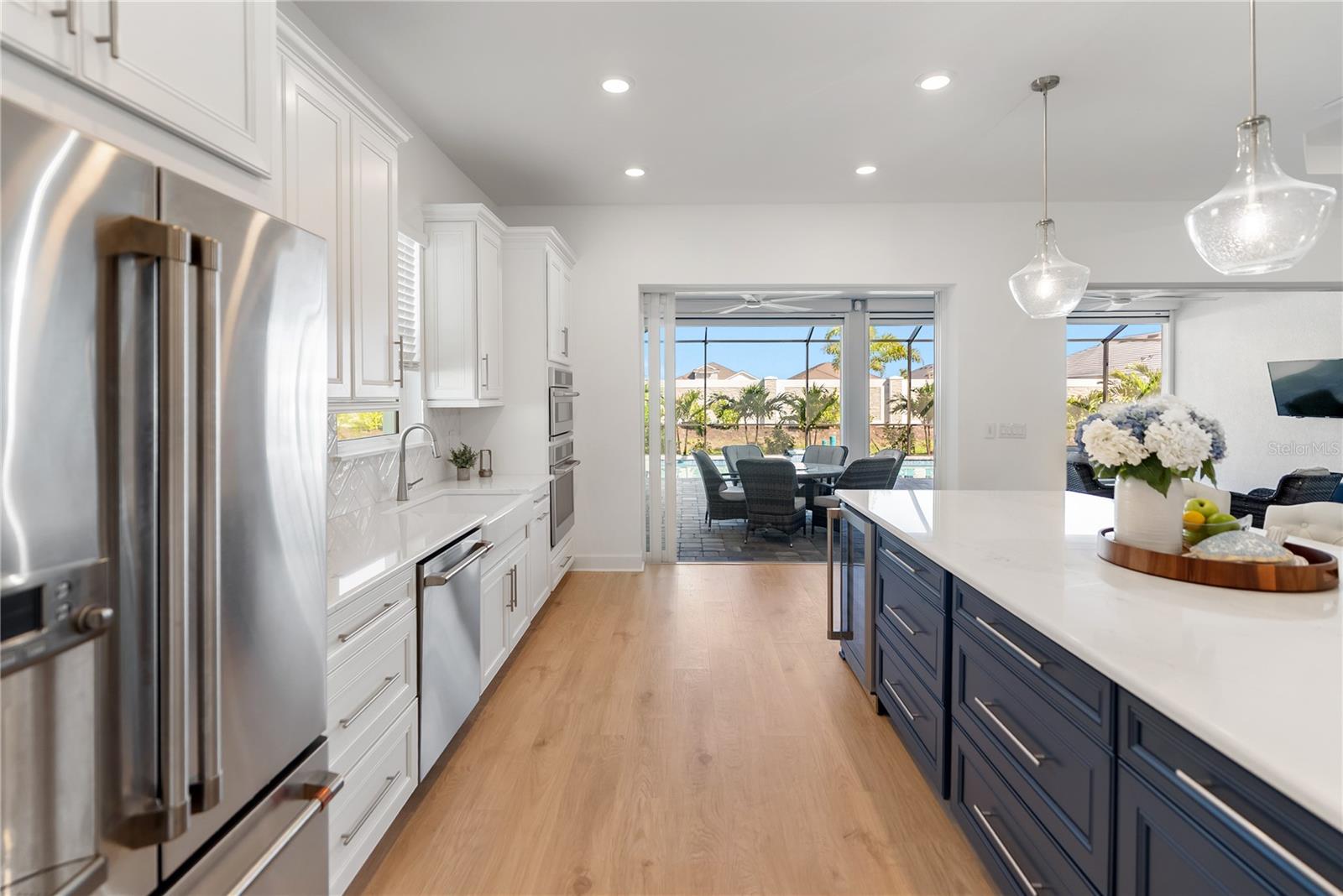 Image 11 of 47 For 15278 Contenta Loop