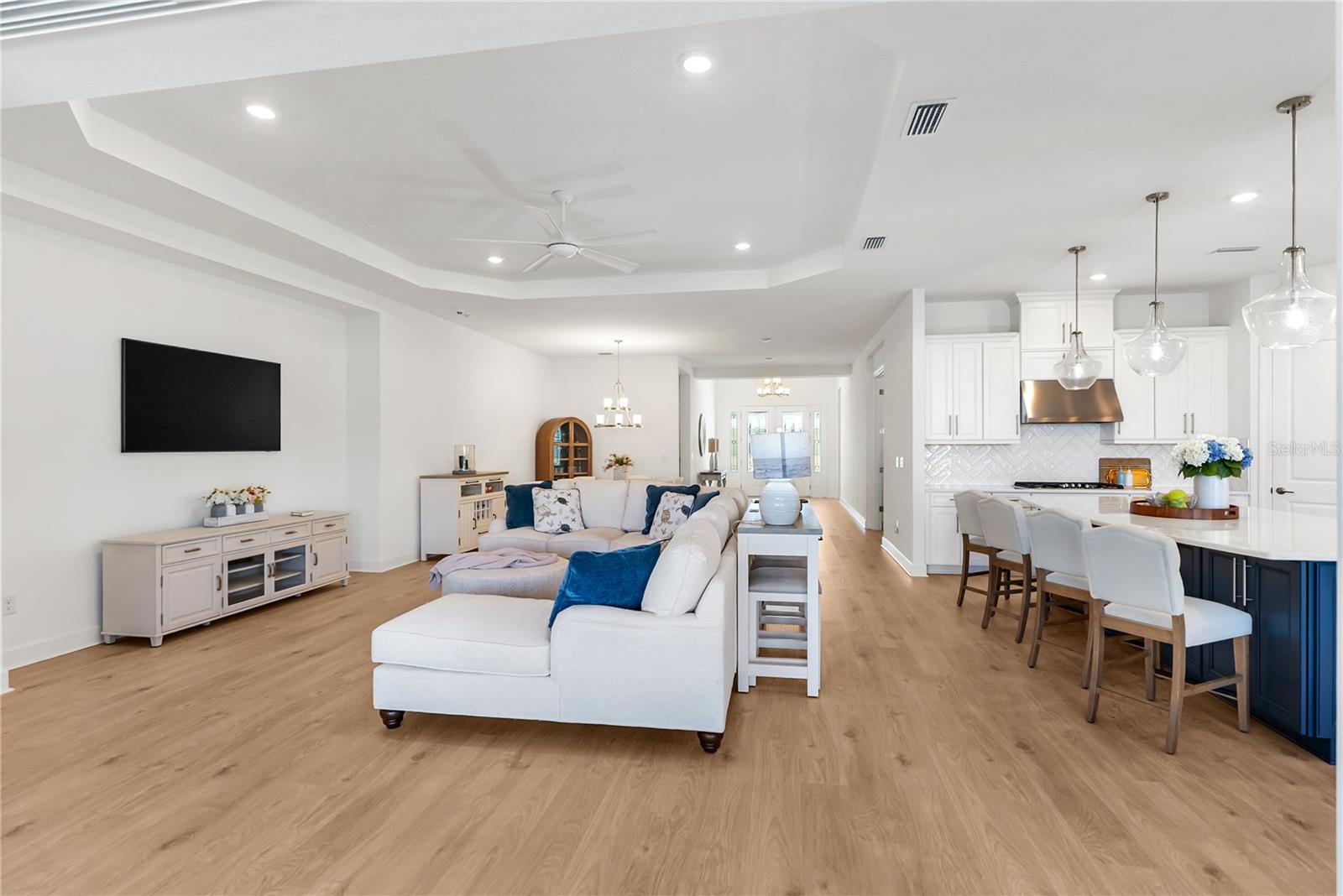 Image 14 of 47 For 15278 Contenta Loop