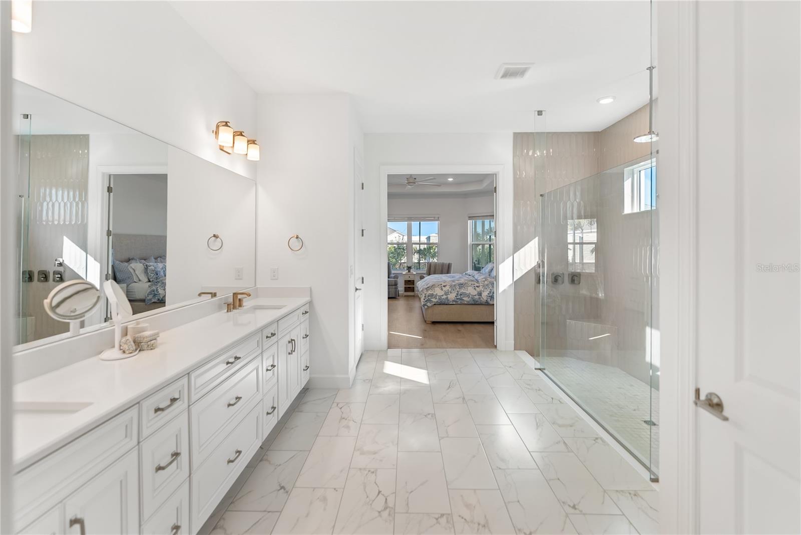 Image 18 of 47 For 15278 Contenta Loop