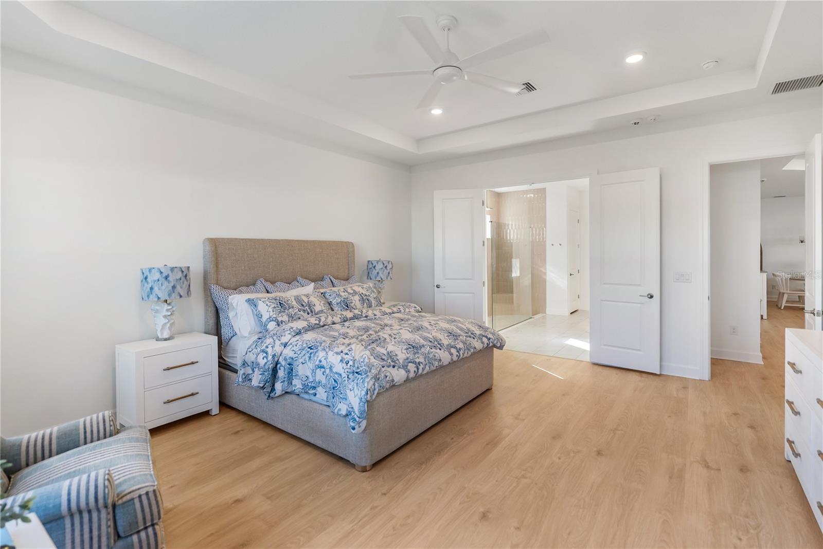 Image 19 of 47 For 15278 Contenta Loop