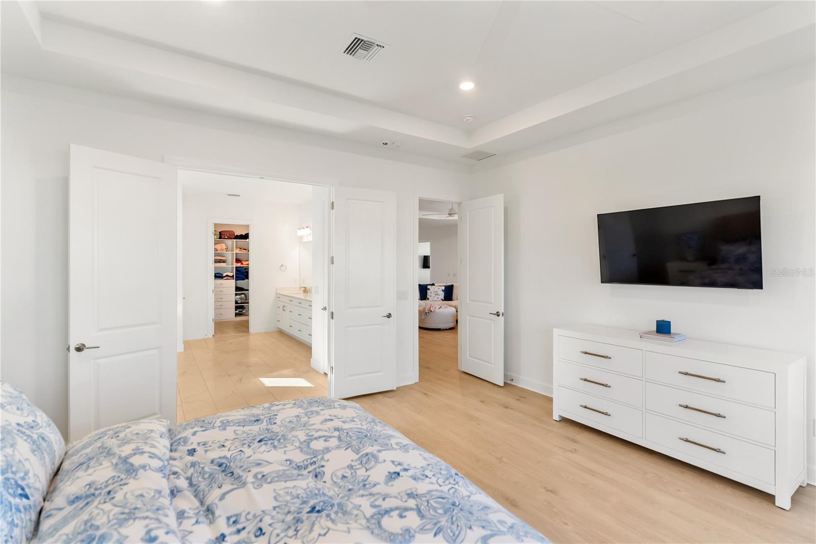 Image 21 of 47 For 15278 Contenta Loop