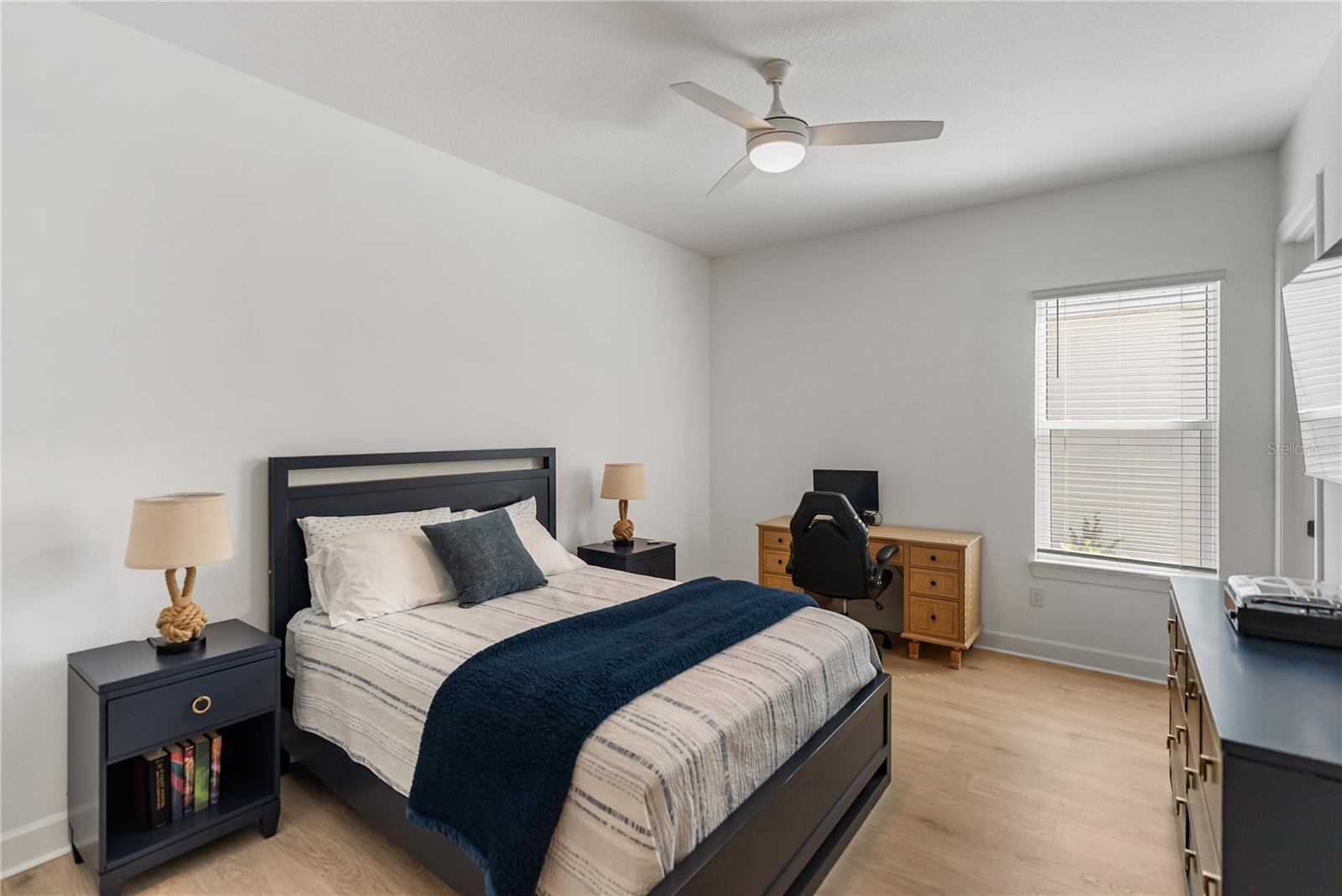 Image 25 of 47 For 15278 Contenta Loop