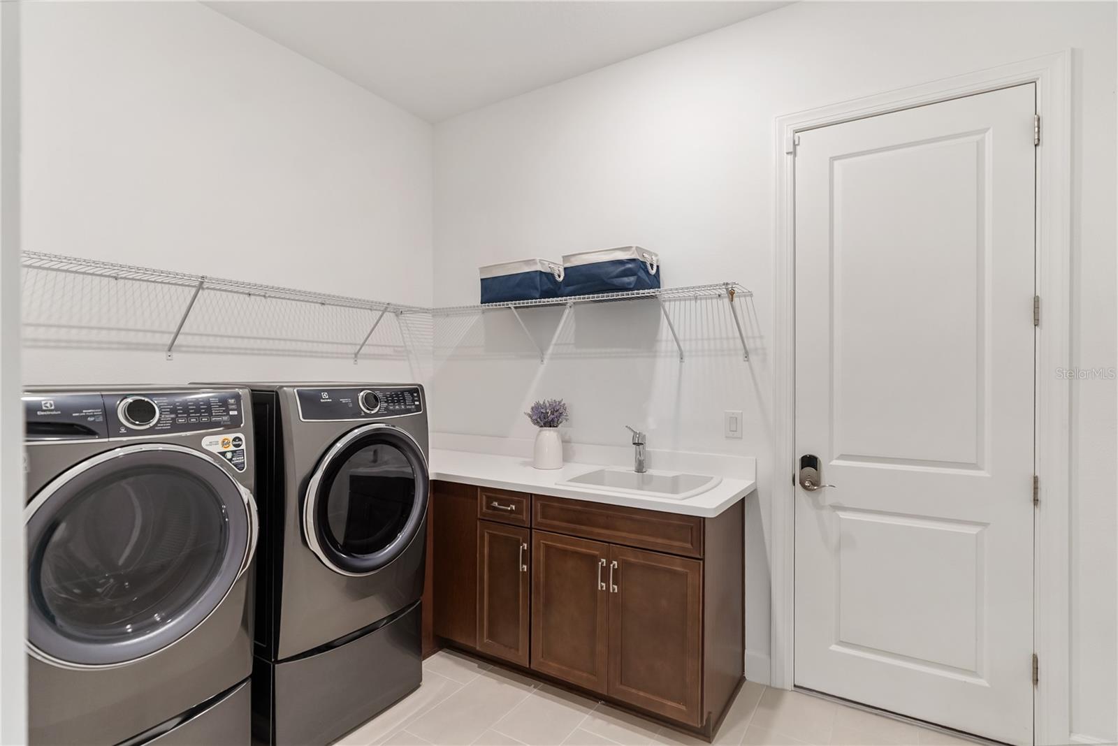 Image 29 of 47 For 15278 Contenta Loop