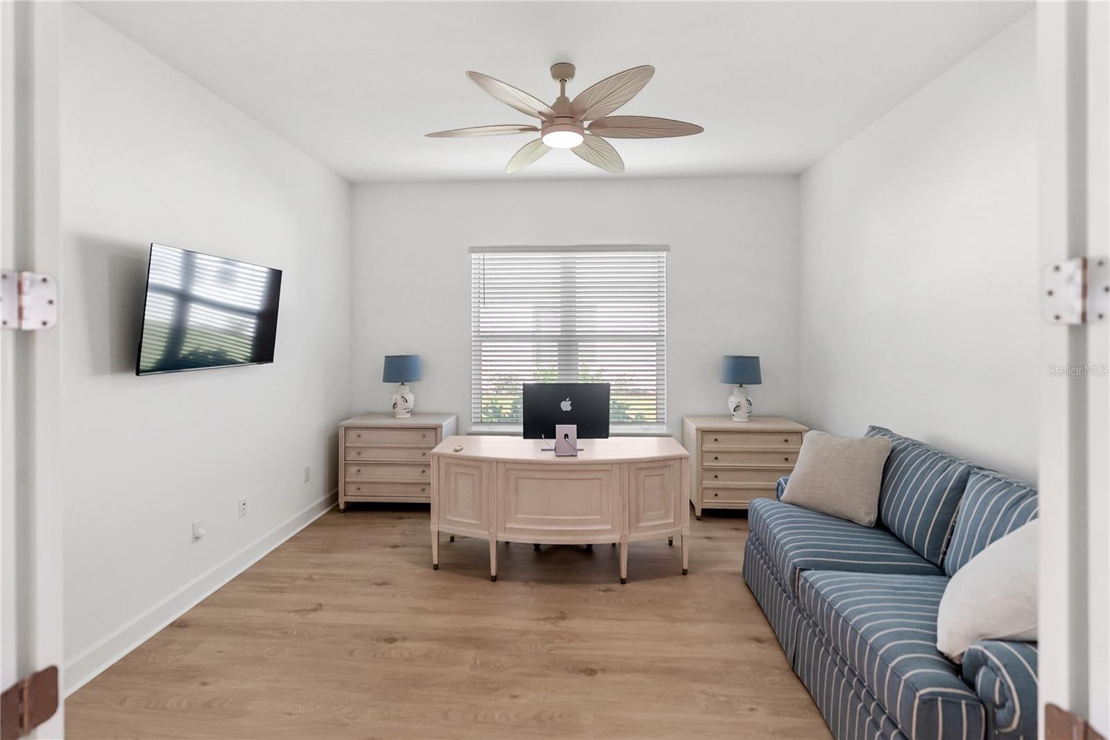 Image 30 of 47 For 15278 Contenta Loop