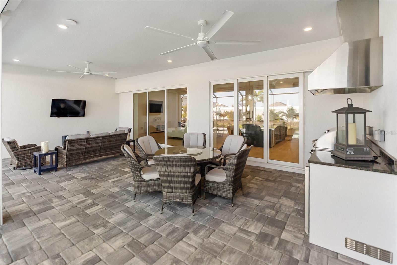 Image 36 of 47 For 15278 Contenta Loop