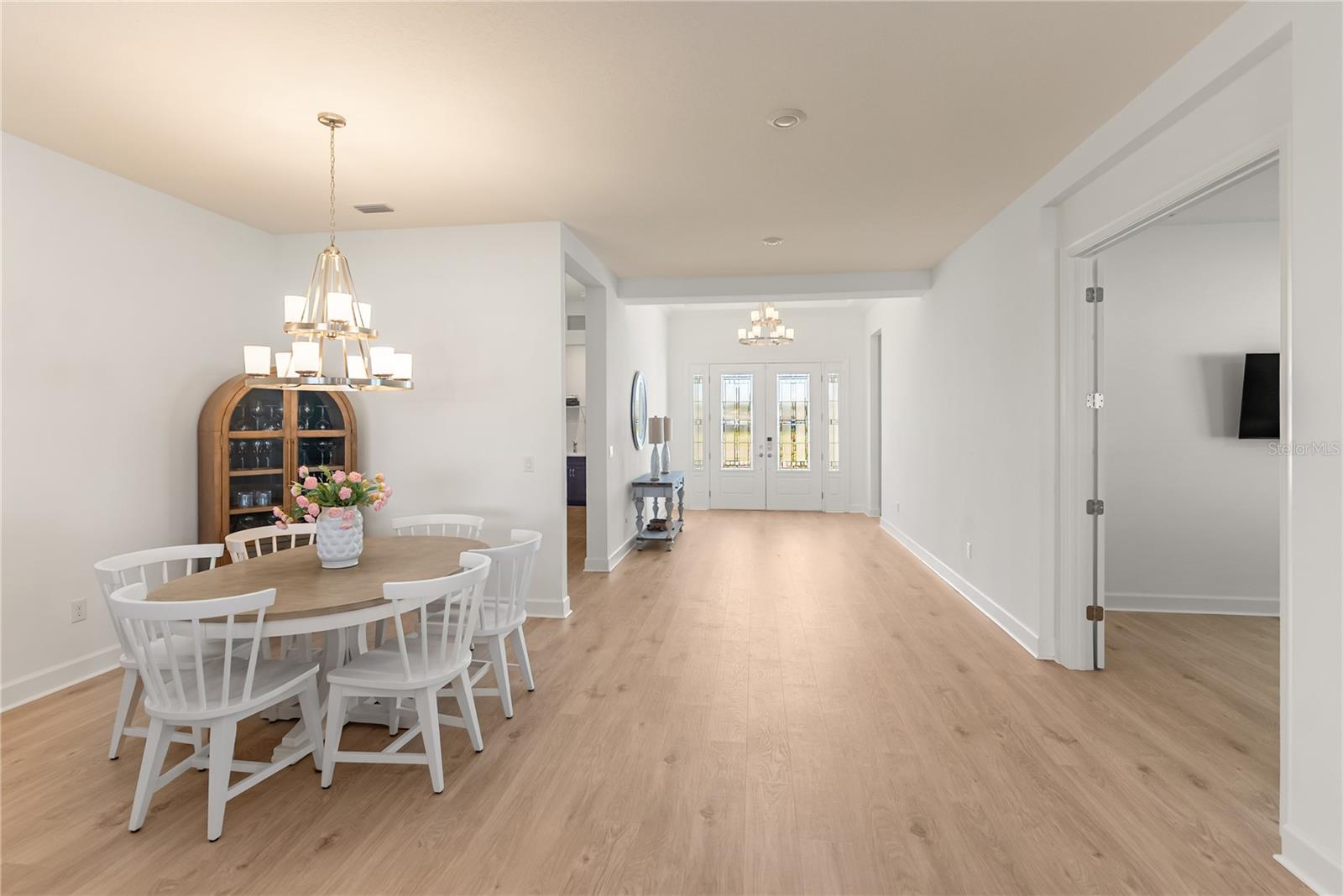 Image 5 of 47 For 15278 Contenta Loop