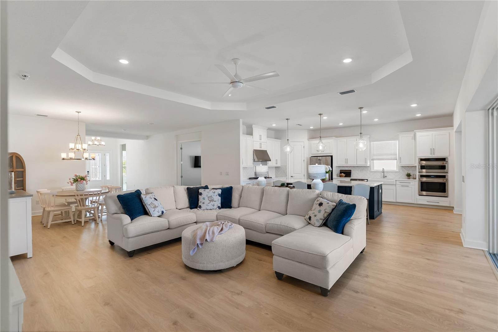 Image 8 of 47 For 15278 Contenta Loop