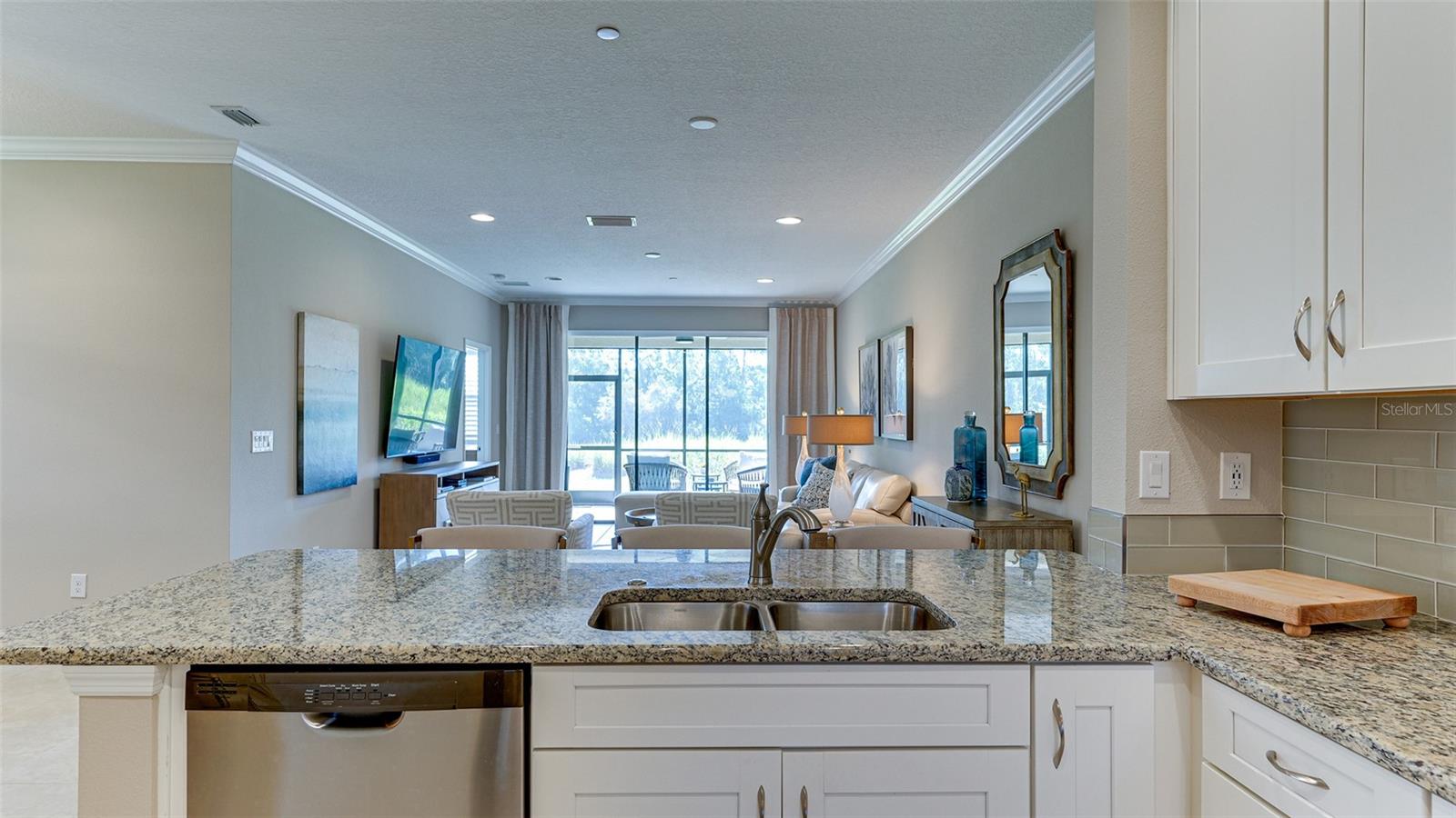 Image 17 of 52 For 13816 Messina Loop 101