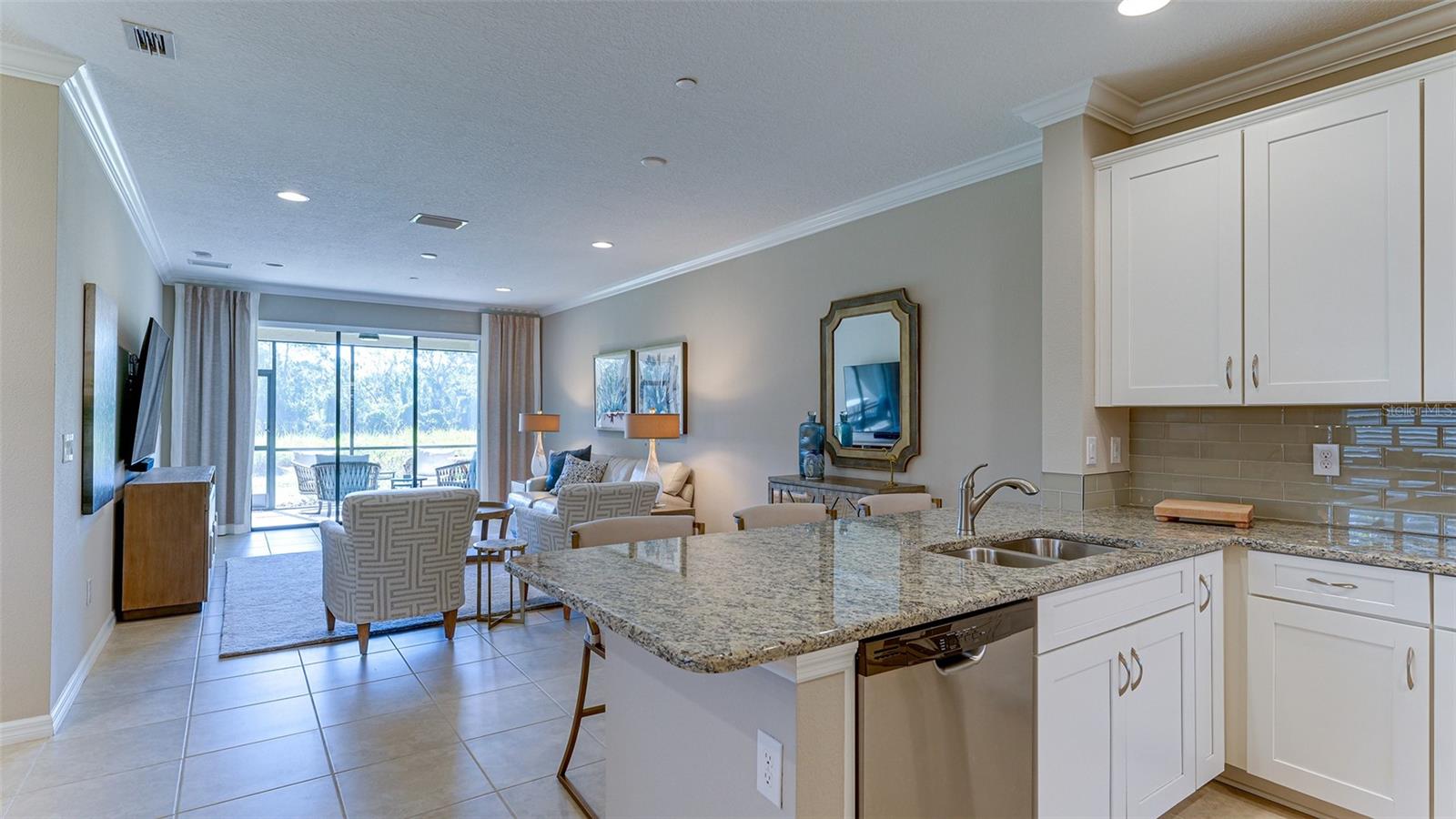 Image 18 of 52 For 13816 Messina Loop 101