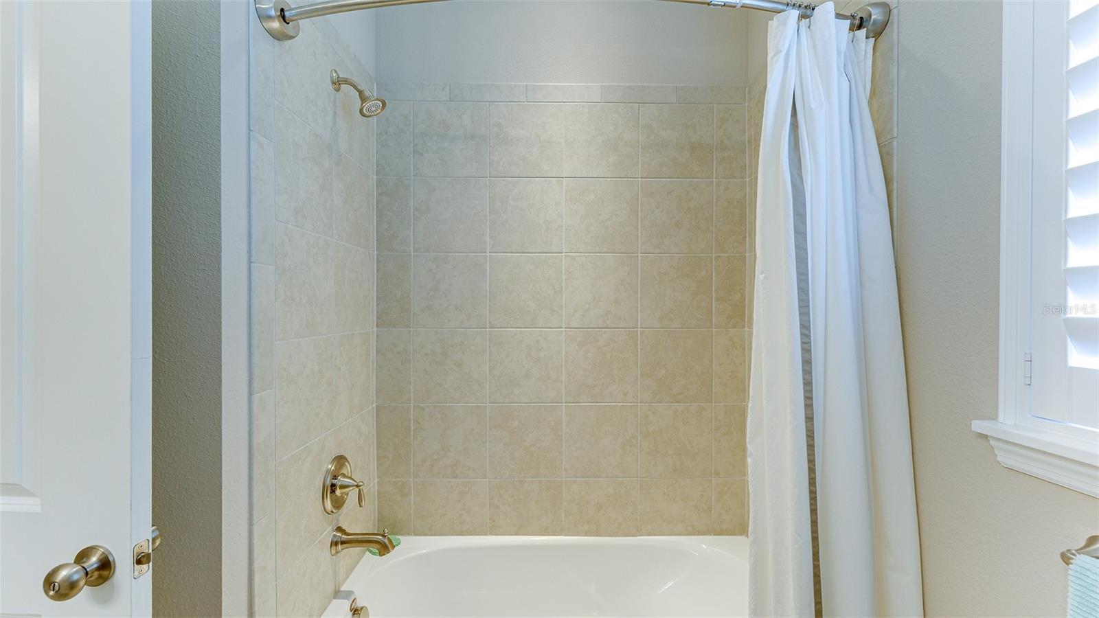 Image 30 of 52 For 13816 Messina Loop 101