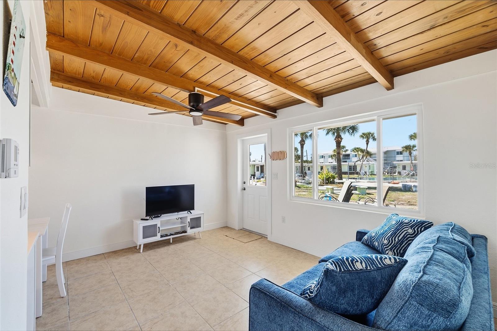 Image 18 of 47 For 1385 Gulf Boulevard 3-8