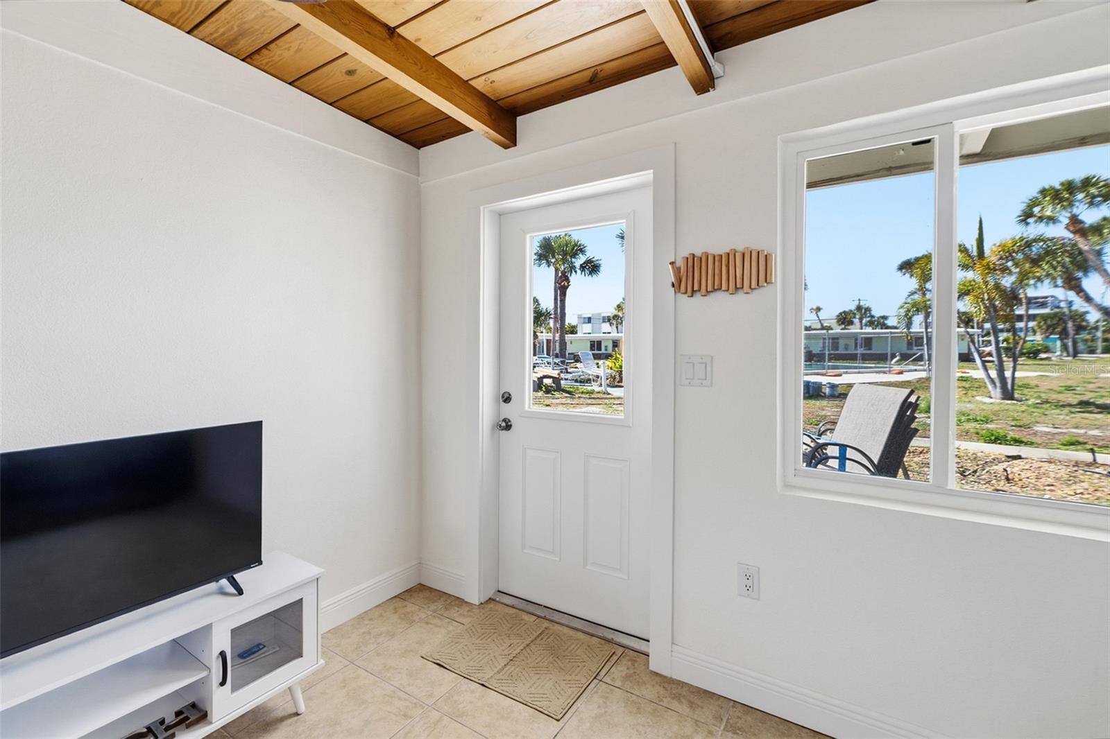 Image 4 of 47 For 1385 Gulf Boulevard 3-8