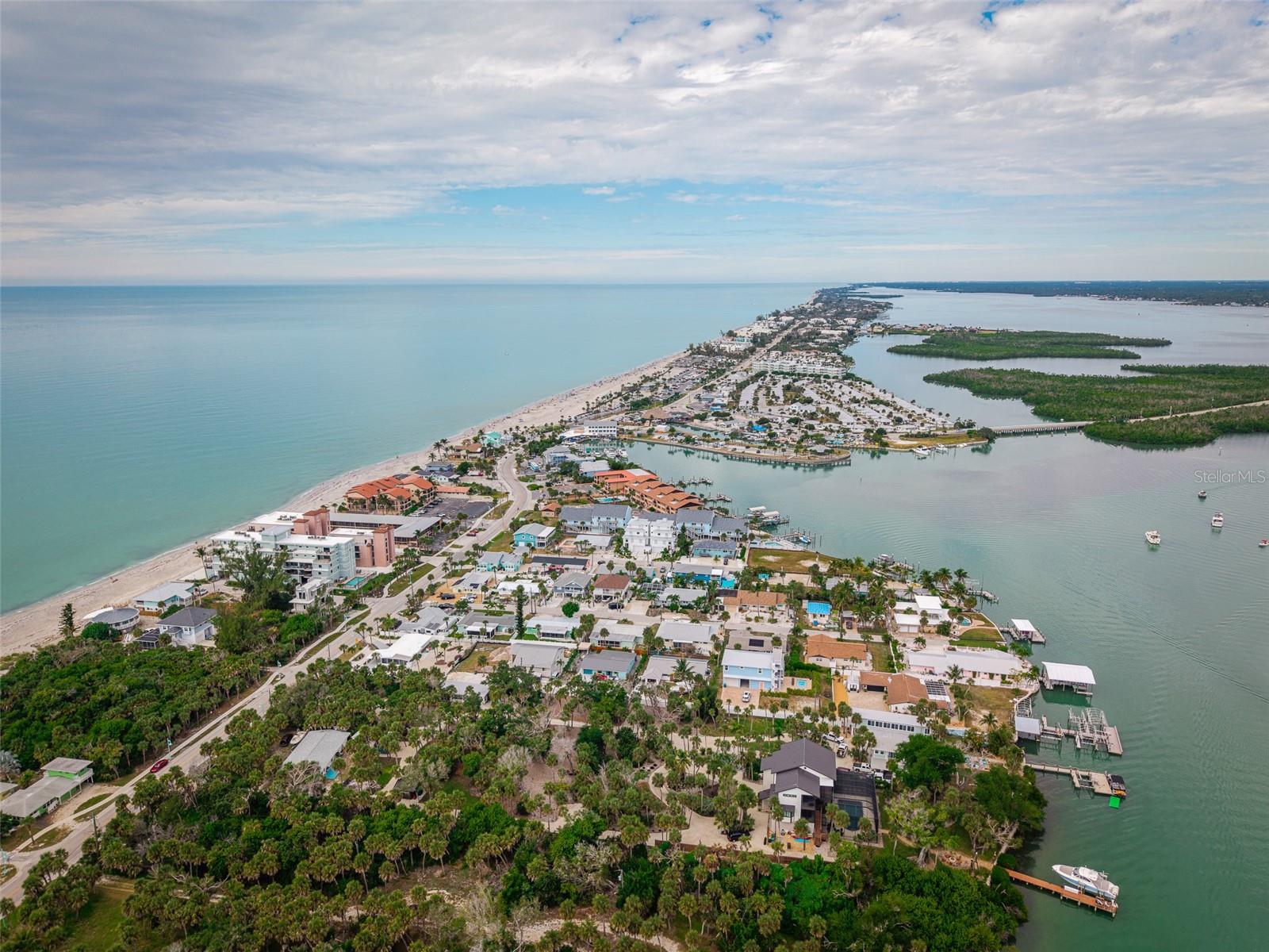 Image 41 of 47 For 1385 Gulf Boulevard 3-8