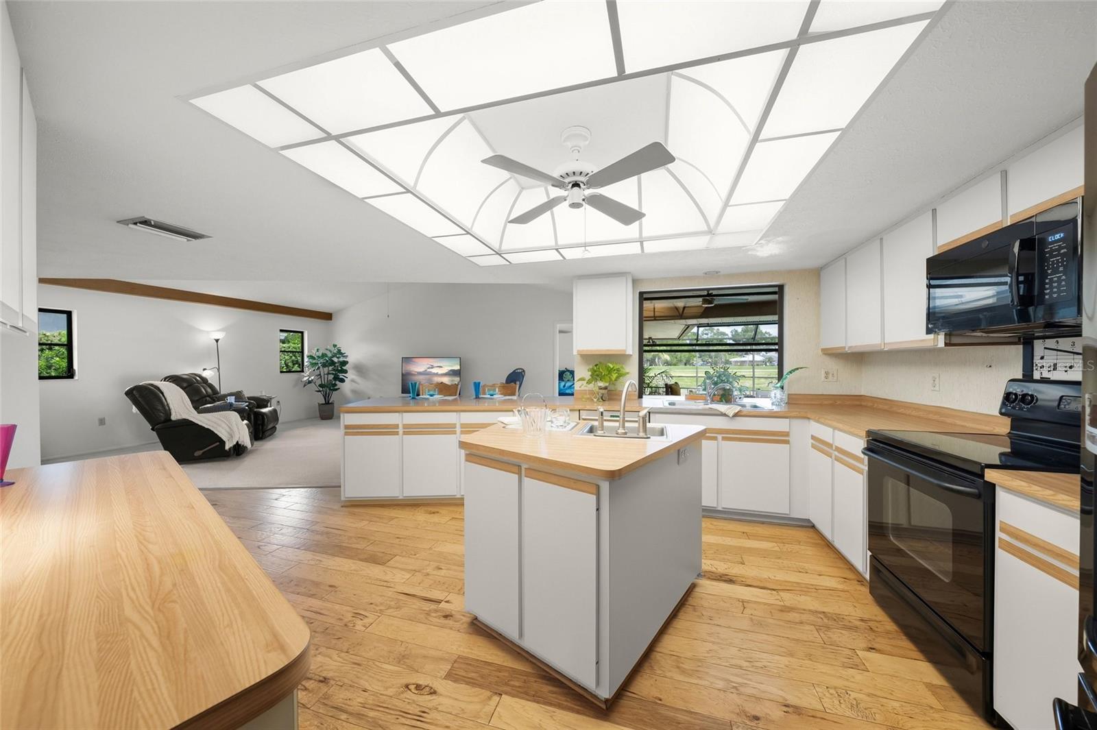 Image 23 of 64 For 4806 Country Club Drive